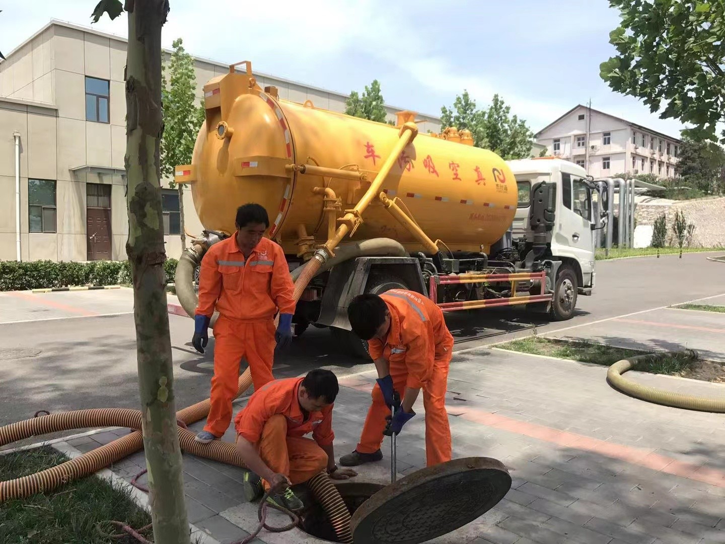 罗源化粪池清理与5-8吨吸粪车施工效率分析